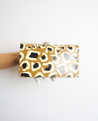 Betty Shanghai Chain Wallet, front view